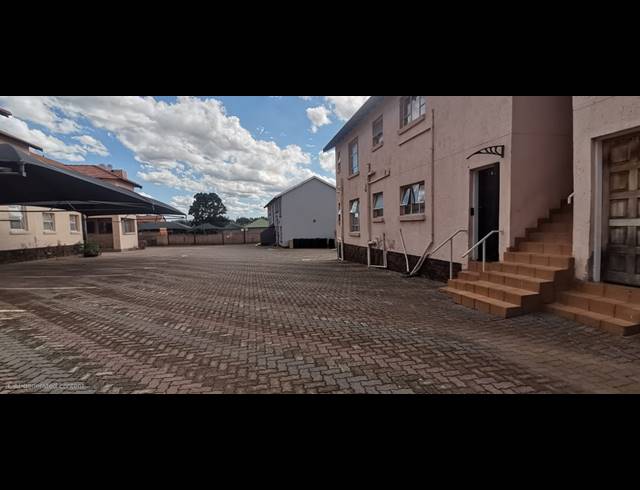 3 BEDROOM APARTMENT FOR SALE IN RENSBURG